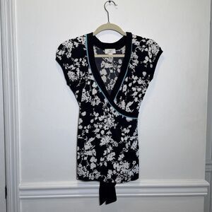 Minimalist Loft Floral Wrap Top Black White Stretch Tie Waist Blouse